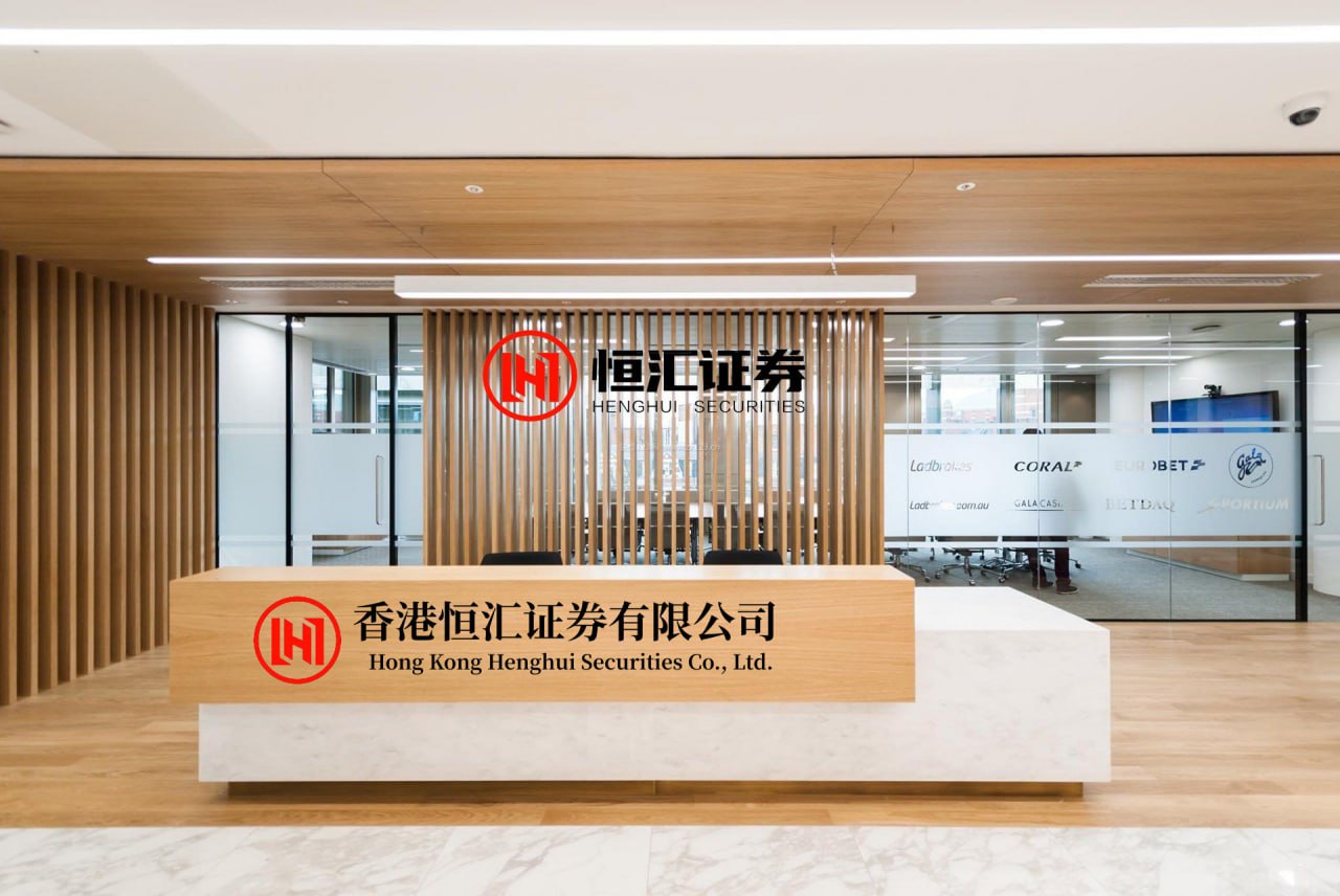 中融证券 优雅进阶！林允最新高清性感写真合集